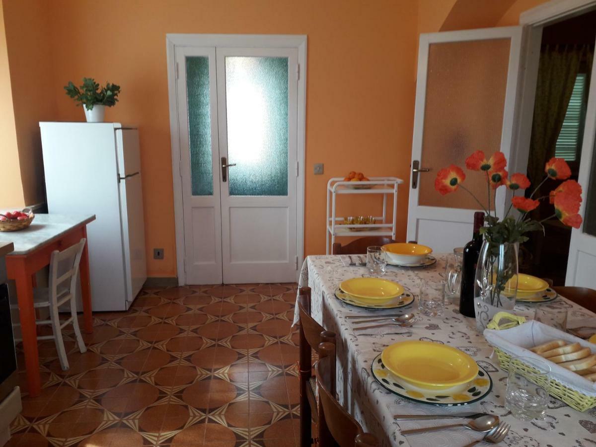 Alle Preci Country House Santa Restituta Екстериор снимка